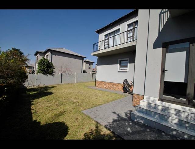 3 BEDROOM HOUSE FOR SALE IN THATCHFIELD